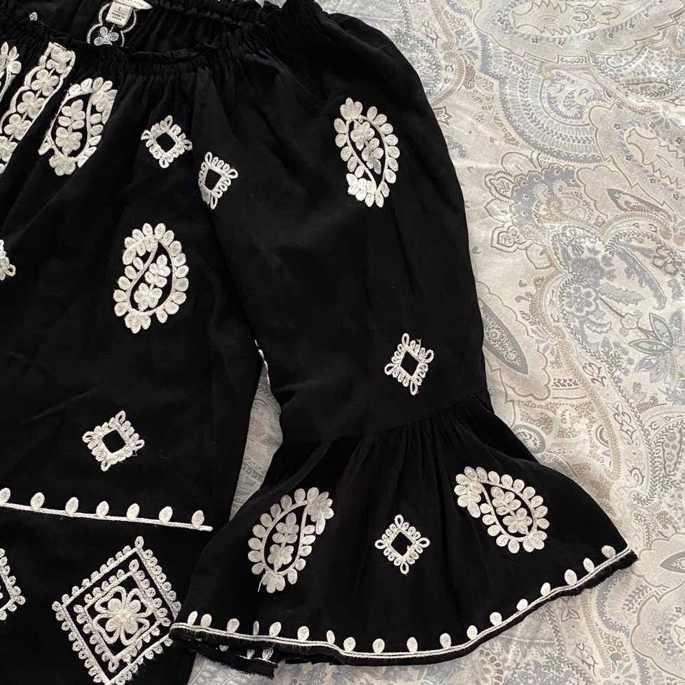 Cato Black Blouse with White Embroidery - Picture 4 of 5